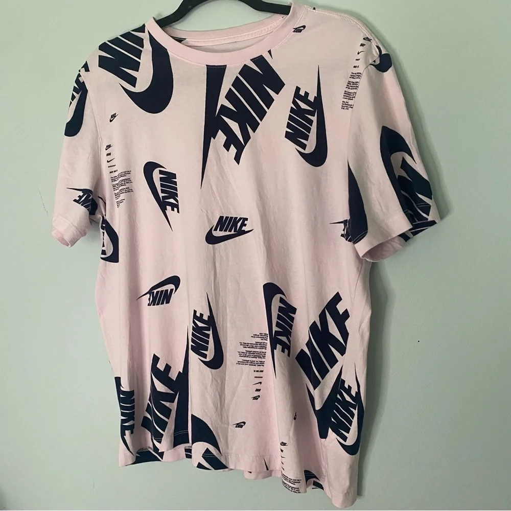 Men’s Nike Club Allover Print Pink Tee Size Large